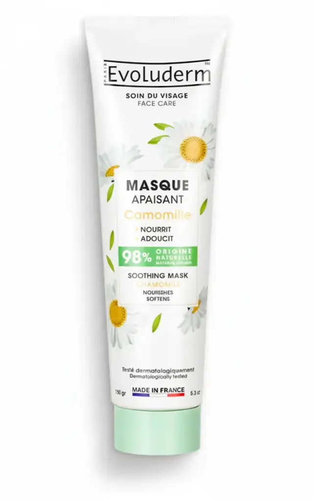 Masque apaisant Evoluderm (98% d'ingrédients naturels) Un tube de masque visage apaisant Evoluderm à la camomille de 150g, sur un fond blanc.