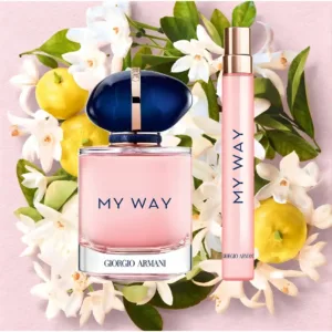 Parfum My Way 100ml et testeur 10ml sur fond de fleurs blanches et bergamotes. Flacon avec bouchon bleu et anneau doré.