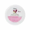 Vue de dessus d'un pot blanc de crème hydratante Dove Body Love One Cream, avec un cœur rose et or.