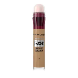Le Maybelline Instant Anti-Âge Eraser Concealer, teinte 02, avec son applicateur éponge intégré.