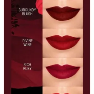 Swatches des meilleurs rouges à lèvres mat Maybelline. Couleurs: Burgundy Blush, Divine Wine, Rich Ruby, Siren in Scarlet.
