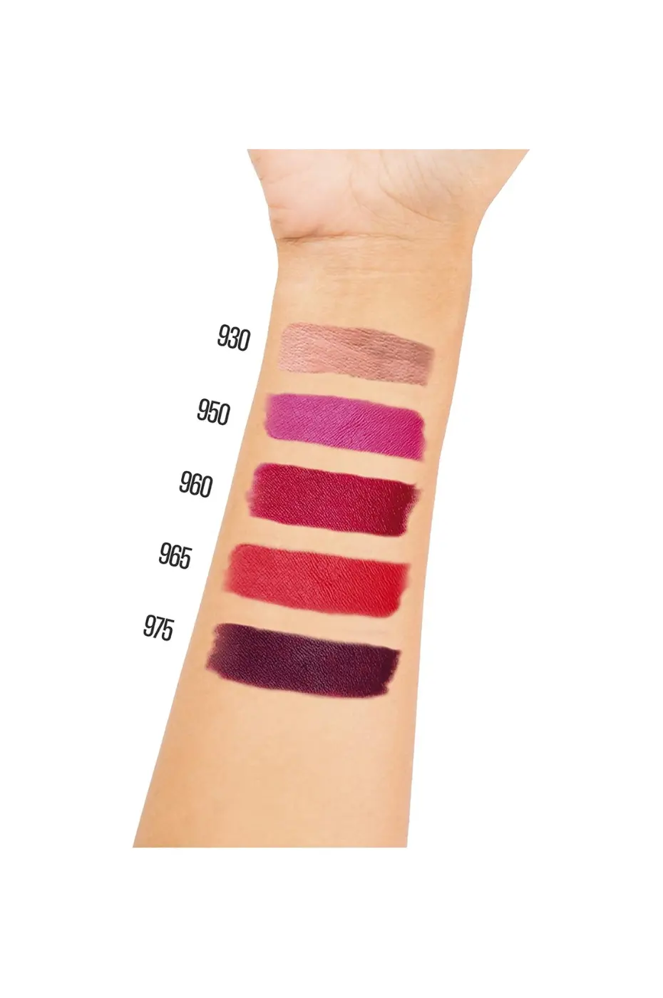 Les Mattes Maybelline : La palette de nuances essentielles Swatch de cinq teintes de rouges à lèvres mats sur l'avant-bras : N° 930 (nude), N° 950 (fuchsia), N° 960 (rouge foncé), N° 965 (rouge vif) et N° 975 (prune).