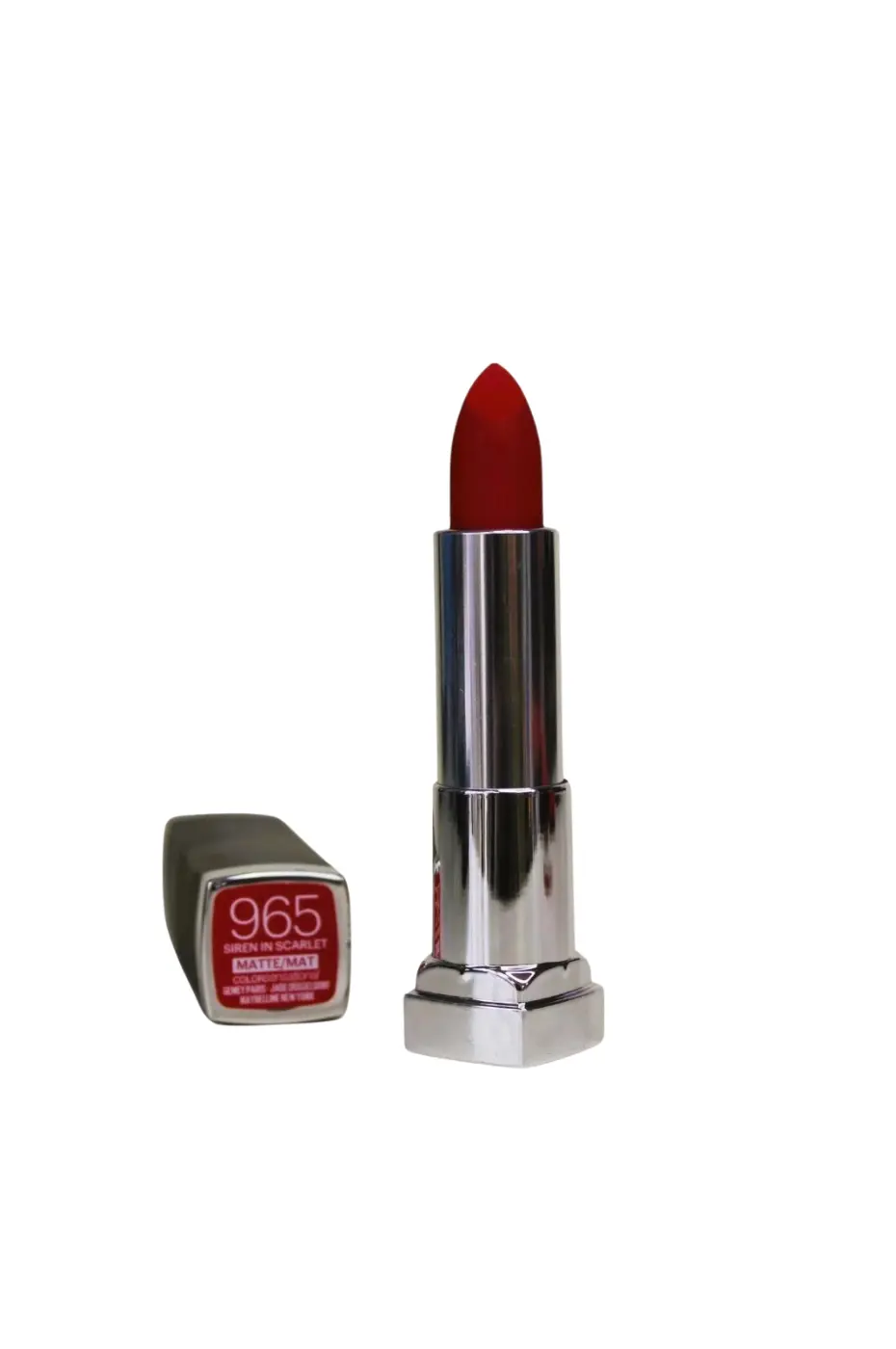 Maybelline N°965 Siren Rouge à lèvres Maybelline Matte n°965 "Siren in Scarlet", tube chromé ouvert, couleur rouge intense, capuchon à côté.
