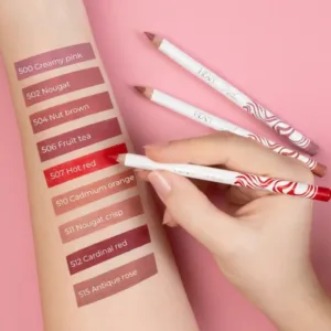 Nuancier de 9 teintes HEAN Sensual Lip Liner (500 à 515), dont le N°506 'Fruit Tea', appliquées sur un bras.