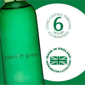 Gros plan du parfum Colour Me Green, mentionnant une tenue de 6 heures garantie et l'origine : "Made in England" par Milton Lloyd.