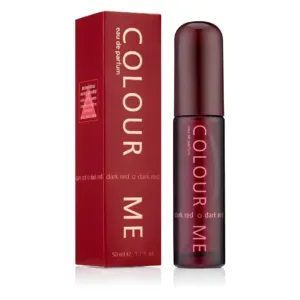 Boîte et flacon Colour Me Dark Red Eau de Parfum unisexe, 50 ml. Parfum riche avec notes d'ambre, cèdre et pêche.