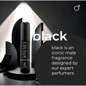 Flacon noir Colour Me sur un podium stylisé noir, avec le texte "black is an iconic male fragrance".