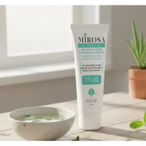 Tube de gel nettoyant Mirosa à l'acide salicylique et argile blanche pour peaux acnéiques, sur fond lumineux.