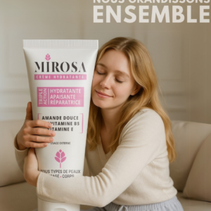 Femme serrant un tube géant de crème hydratante Mirosa, symbolisant le confort et le slogan "Nous grandissons ensemble".