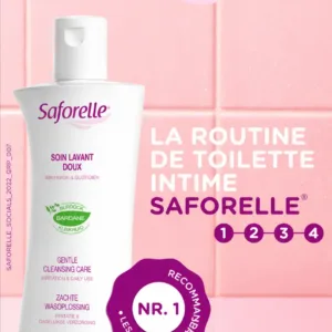 Flacon blanc de Soin Lavant Doux Saforelle 2 en 1 à l'extrait de bardane pour apaiser les irritations et l'inconfort intime.