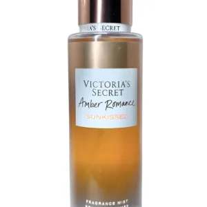 Flacon de brume parfumée Victoria's Secret Amber Romance Sunkissed 250 ml aux reflets ambrés et capuchon doré brillant.