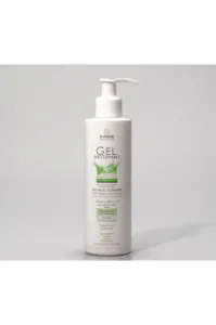 Flacon pompe blanc de Gel Nettoyant K-Reine pour peaux grasses et sensibles, enrichi en Provitamine B5 et Niacinamide.