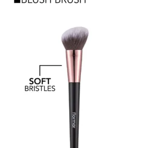 Infographie du pinceau Flormar avec mentions Flared Cut Blush Brush et Soft Bristles sur fond blanc épuré.