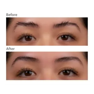 Comparaison entre des sourcils indisciplinés et des sourcils parfaitement tracés et brossés avec le pinceau Ruby Kisses.