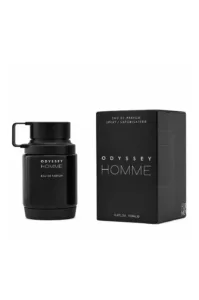 Bouteille de parfum noire 'ODYSSEY HOMME' à côté de sa boîte d'emballage noire assortie, toutes deux avec texte blanc.